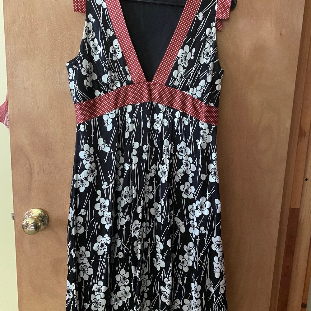 Dress, medium.